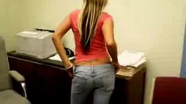 Nonton Hot Blonde Stripping In Office thumbnail