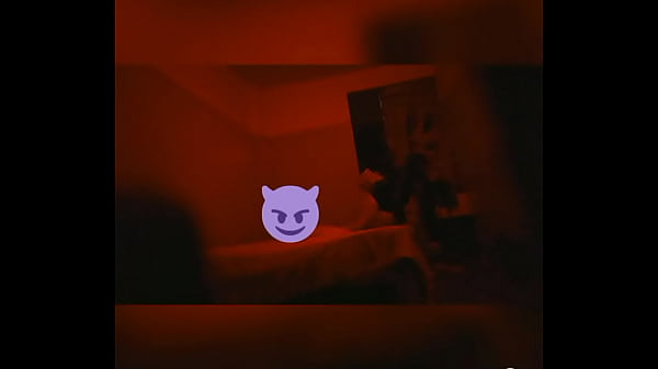 Chola perra montando verga 