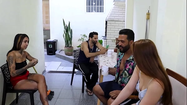 Play MP4 - Barracos proibidos na vizinhan&ccedil;a genro come inquilina o sogro pega no flagra