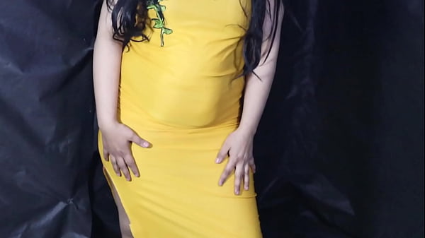 Play MP4 - انا عايزة ززوبر كبير يدخل فى كسى ويدخل فى كس صحبتى سكس مصري جديد