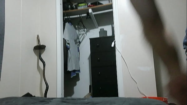 Nonton Happy Almost Humpday thumbnail