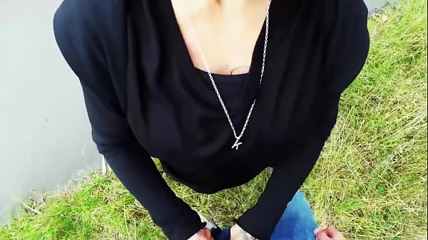 Nonton Risky German Outdoor Sex With Hot Blonde Milf thumbnail