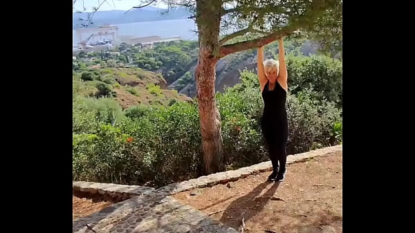 Nonton J'aime M'exhiber En Pleine Nature Qui Sait Tu Passera Peut Etre Par La Et Hummmm thumbnail