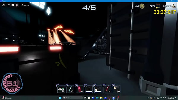 Playing roblox spooky game omg