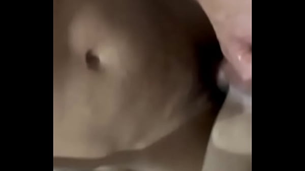 Comendo um cuzinho branco 