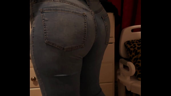 Bbw booty putting panties and jeans 