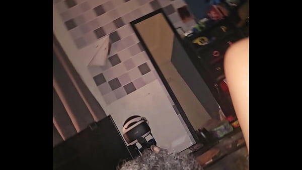 Nonton Blue Dress Babe For Dinner thumbnail