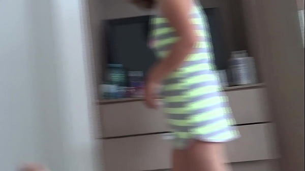 Nonton Beautiful 59-year-old Mature Latina Puts On A Bikini To Show Off On The Beach thumbnail