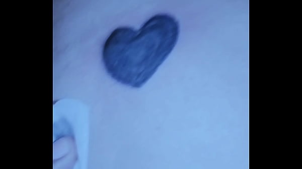 Le pago al tatuador con el culo video_completoen red