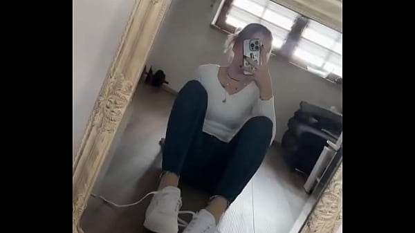 Hello ;)Jeans and pantyhose do I love and do you?#fetish #feet #footjob #nylon #nylonfeets #nylonfetısh  girl ... 