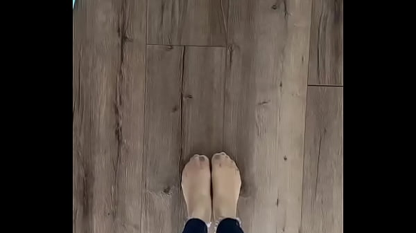 Nonton Hello ;)jeans And Pantyhose Do I Love And Do You?#fetish #feet #footjob #nylon #nylonfeets #nylonfetısh Girl ... thumbnail