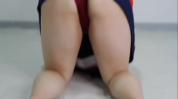 Play MP4 - ぽっちゃりチアガール前編　踊ってふけるぽちゃ　おなかとお潮が出ちゃってます　カメラが濡れて壊れそうなほど飛んでます　ぽっちゃり巨乳ほえーるちゃん