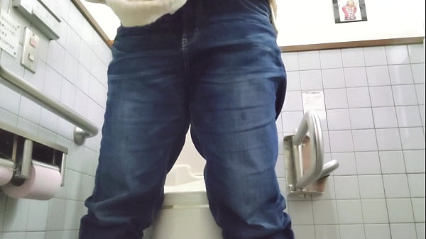 Play MP4 - Secret masturbation in the toilet&comma; excited married woman：The full video is&srarr;https&colon;&sol;&sol;www&period;xvideos&period;red&sol;channels&sol;aika-frau