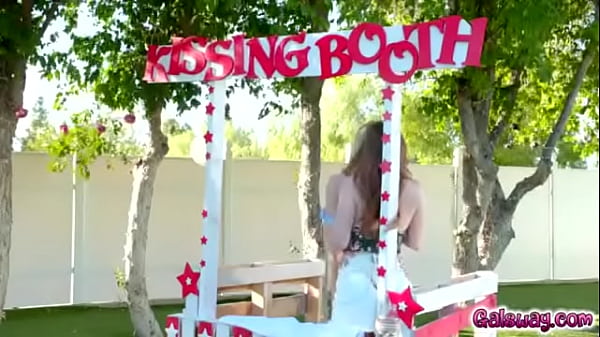 Play MP4 - Caught At The Kissing Booth0&period;mp4