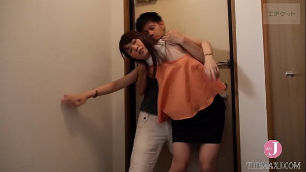 Play MP4 - Wife 29 years old coming out of a friend's house&period; - Intro