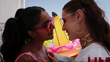 Nonton Hot Lesbian Fun With Sybil Raw - She Stretched My Pussy With A Bbc Dildo And She Squirted So Much Touching Herself! thumbnail