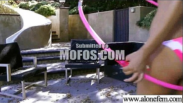 Nonton All Kind Of Sex Things Used To Masturbate By Alone Girl (nadia Noel) Video-22 thumbnail