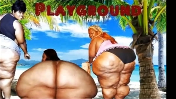 Mama Alexia with 3 dildos 