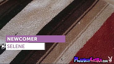 Nonton Huge Boobed All Natural Black Beauty Posing Naked For Playboy thumbnail