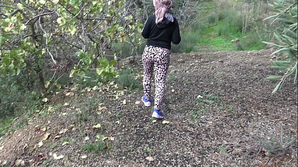 Play MP4 - A Turkish muslim wife is disturbed when a stranger shows big cock to her