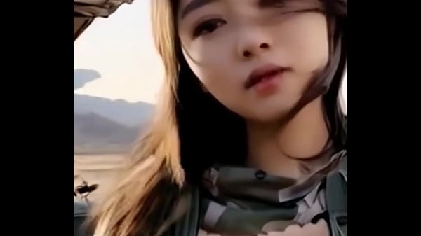 Play MP4 - 女戦士 コスチュームが破壊されてしまう！