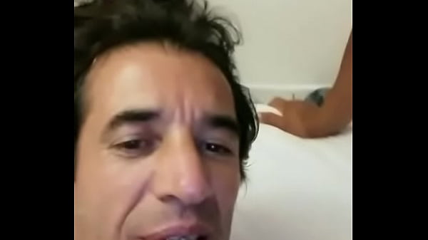 Play MP4 - Echando sus mecos en mi boca