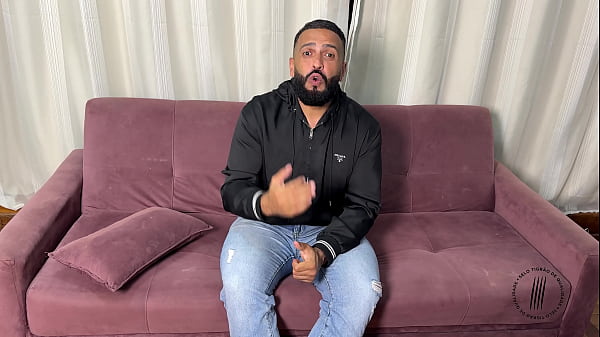 Trailer entrevistando seu cuzinho