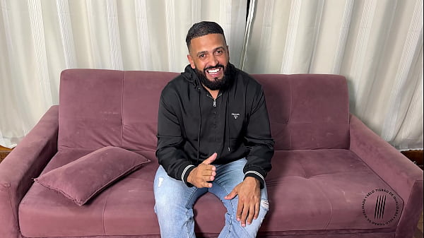 Trailer entrevistando seu cuzinho 