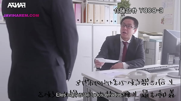 Amiga peituda safada consola o companheiro com seus peitos legendado