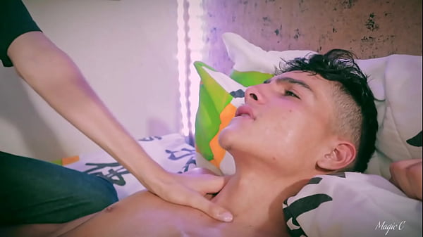 Skinny Twink Magic C Giving Intense Oil Handjob To Cute Twink Andres Zp thumbnail