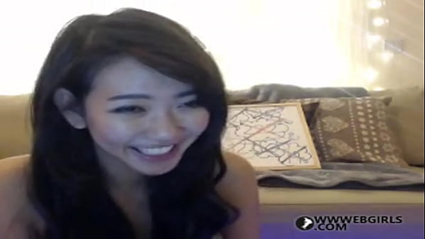 Amateur webcam girl girl riri t2 playing 