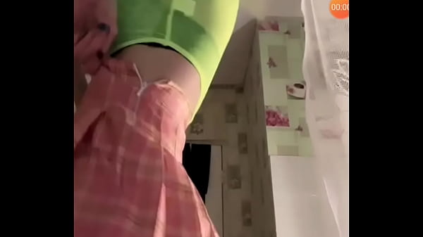 Nonton La Russian M&aacute;s Rica De Bigo thumbnail