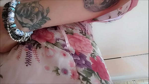 Play MP4 - the alien is back&excl; and does not want to leave my tummy