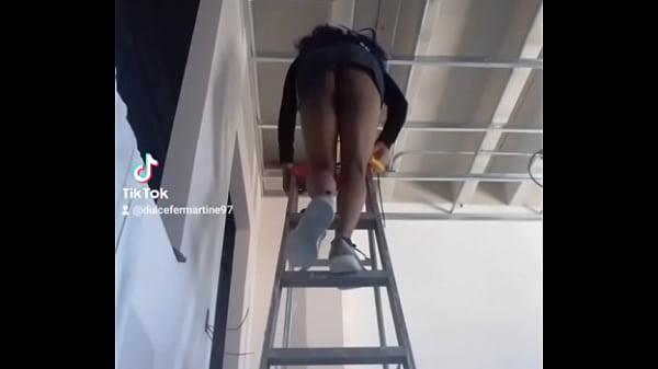 Trabajando en la obra de construcci&oacute_n