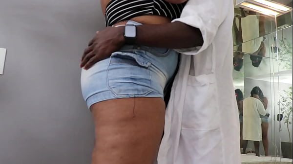 Play MP4 - Marido leva esposa para neg&atilde;o dotado comer e assiste tudo&period; &lpar; Completo no xvideos red &rpar;