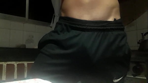 Hombre masturbandose hasta eyacular 