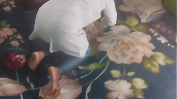 Play MP4 - Desi School Girl wants her boyfriend Fuck only her juicy pussy in Bangla audio