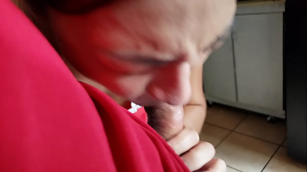 Play MP4 - She loves sucking dick