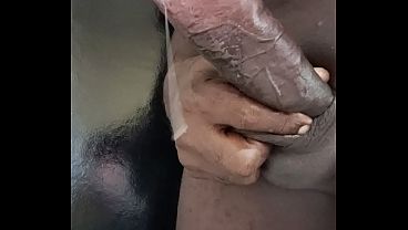 Eu nã_o sei se o pau está_ babando ou se eu estou gozando