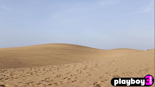 Nonton Sexy Milf Exposed Her Amazing Body So Hot Babe Enjoyed Hot Posing For Playboy thumbnail