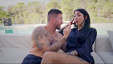 Nonton My Wife Cheats On Me By Getting Double Penetrated In Front Of Me With 4 Men - Silvia Preslar thumbnail