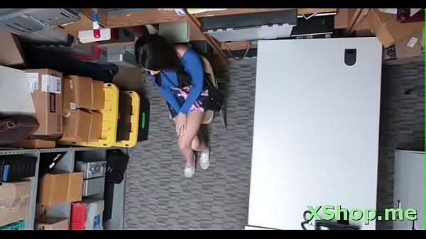 Fascinating beauty_Taylor_May fucked by monster fang