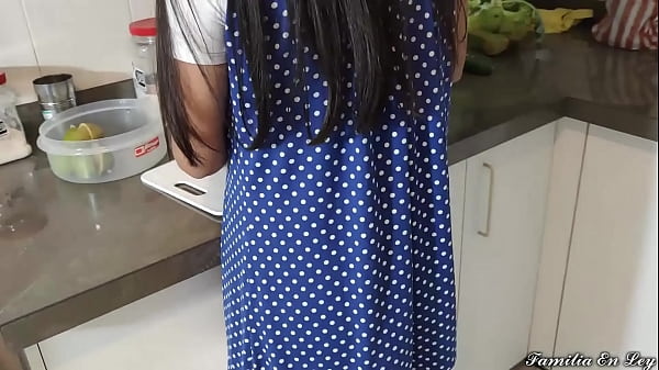 Play MP4 - Mi Hijastra Hermosa Cocinando Sumisa me hace Caso en todo - Tengo que Hacerle Caso a Mi Padrastro me Dijo mi Mama Pero el Tiene Sexo Conmigo Todo el Dia y No Puedo Hacer Nada