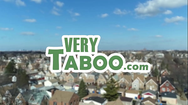 Nonton Can The Patriarch Beat The Matriarch At Pickle Ball? thumbnail