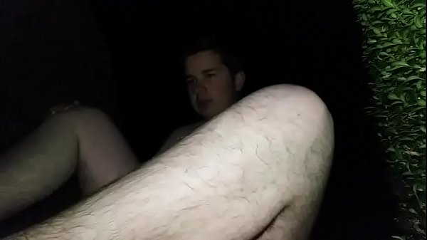 Play MP4 - Striptease nakend outdoor