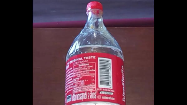 Play MP4 - 2 Litre Bottle deep in my Ass