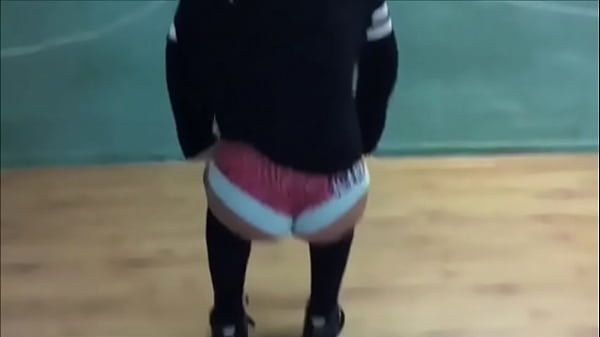 shaking twerk Sexy ass