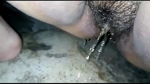 Pissing girlfriend 