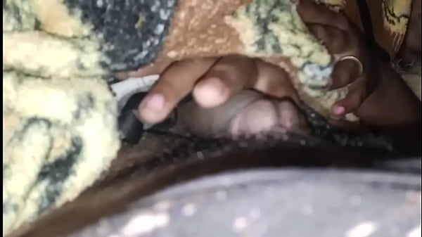 Play MP4 - A esposa xerecuda do meu amigo pega no meu pau e me faz gozar enquanto assistimos filme &lpar;Esposaxerecuda Official&rpar;