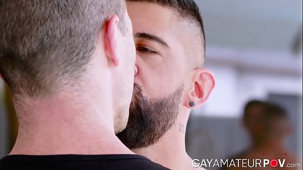 Derek Kage is visiting Barcelona for the first time and is blown away by the natural beauty of the environment. 